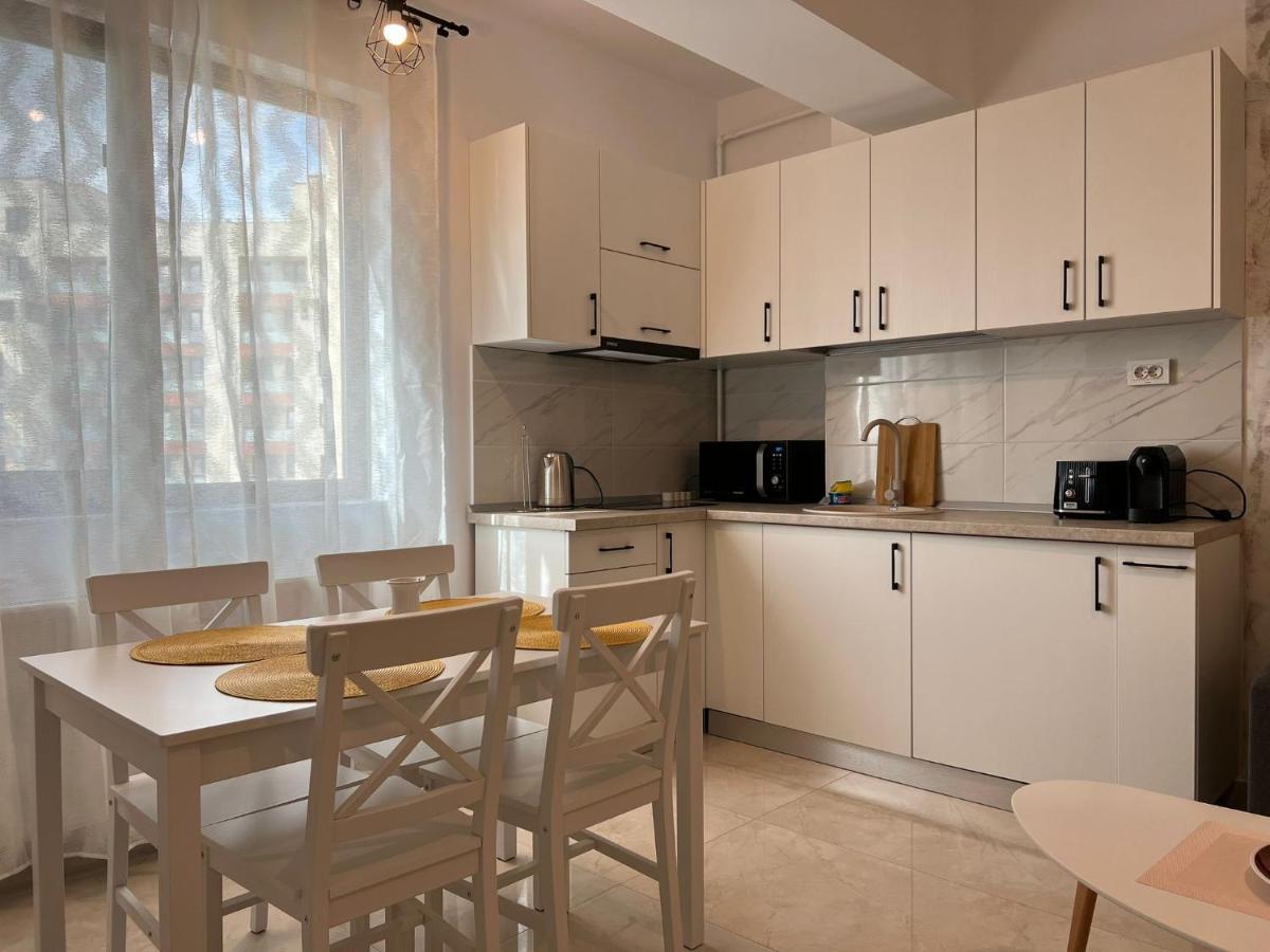 Studios & Apartments Palas By Glam At Lazar Towers Iasi Exterior photo