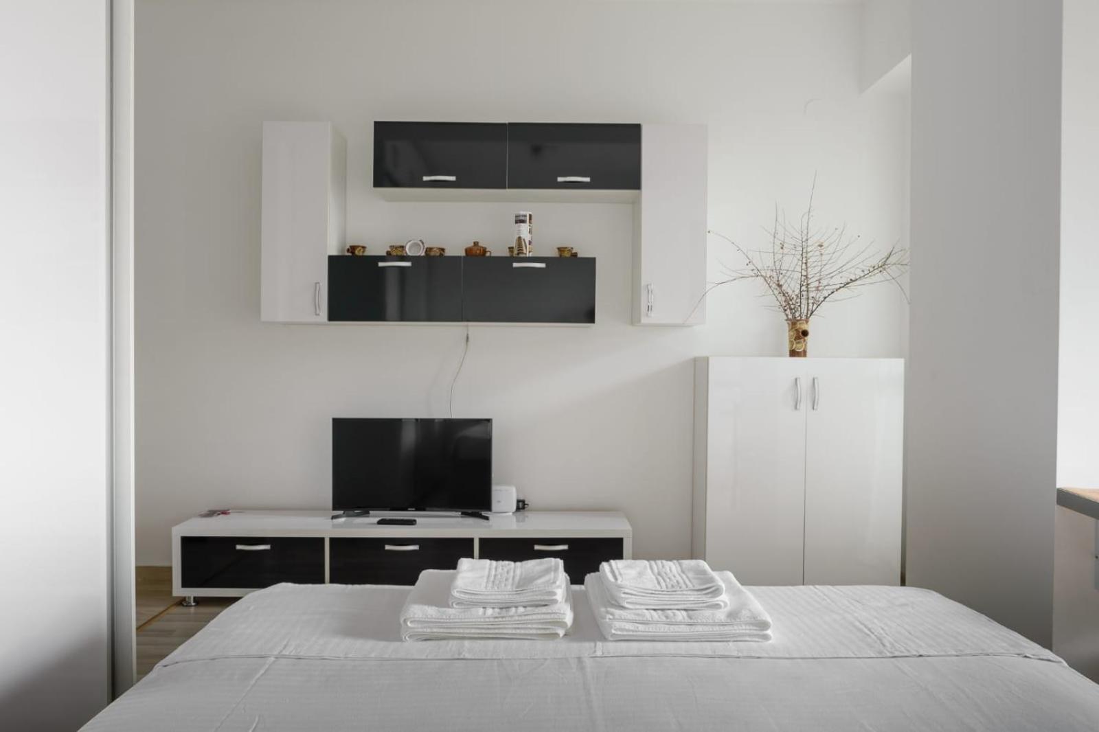 Studios & Apartments Palas By Glam At Lazar Towers Iasi Exterior photo
